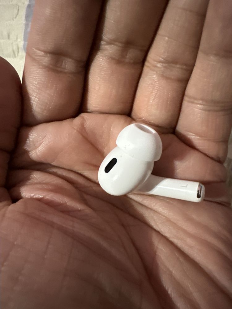 AirPods pro 2 левый наушник оригинал