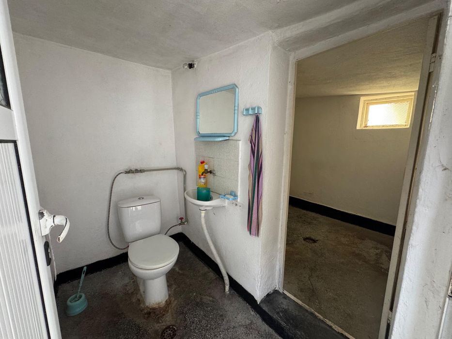 Самостоятелна Къща с Гараж до Очна Клиника “Тасков” , гр. Търговище