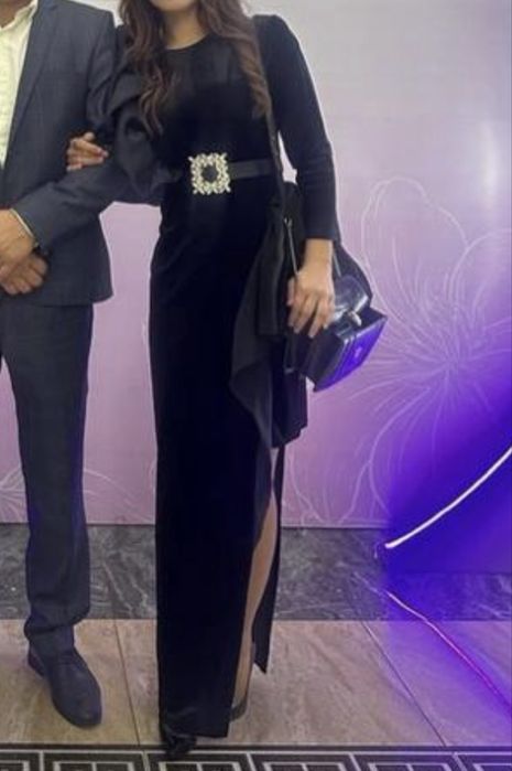 срочно продам платье только один раз одевали!!