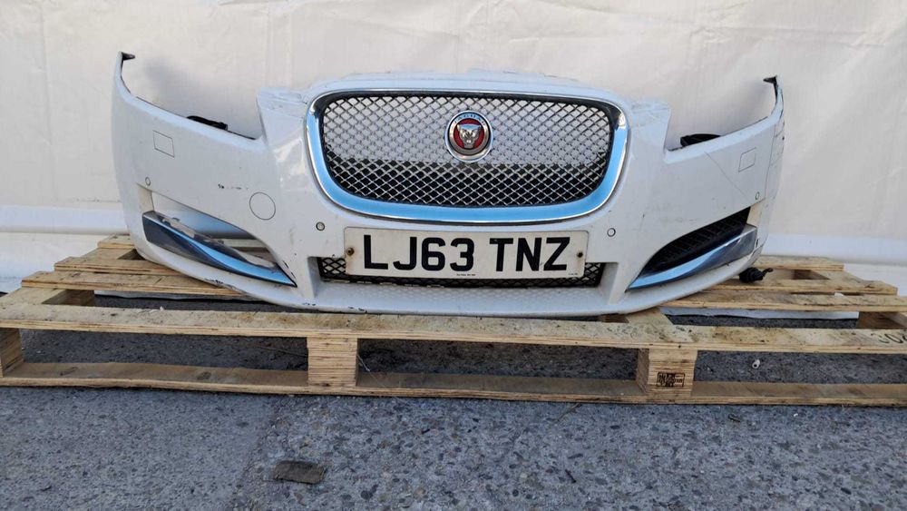 bara fata cu defect goala Jaguar XF an 2014