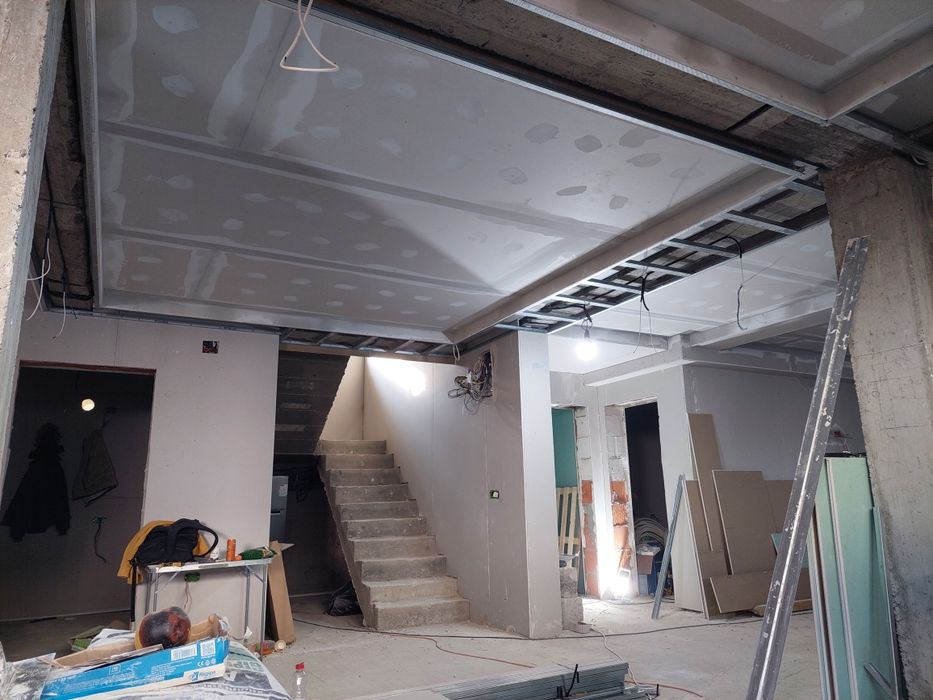 Amenajări interioare /Rigips Finisaje Zugrăveli