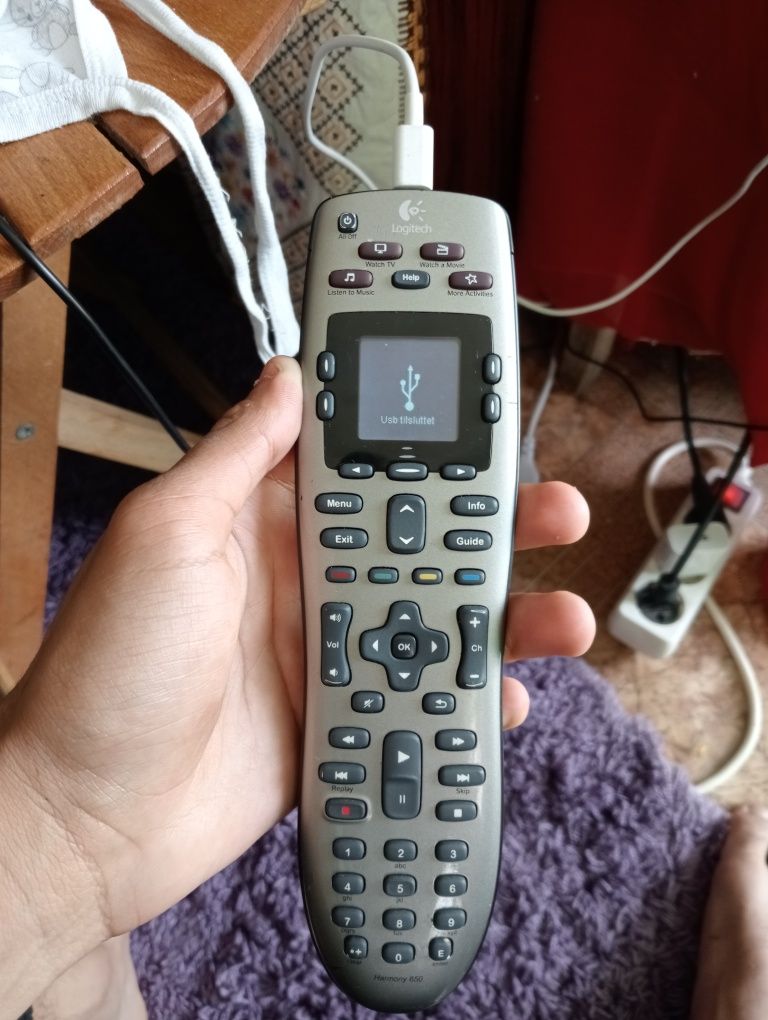 vand telecomanda Logitech harmony 650