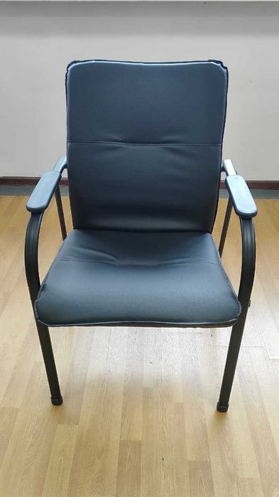 Стул для офиса (кожа).