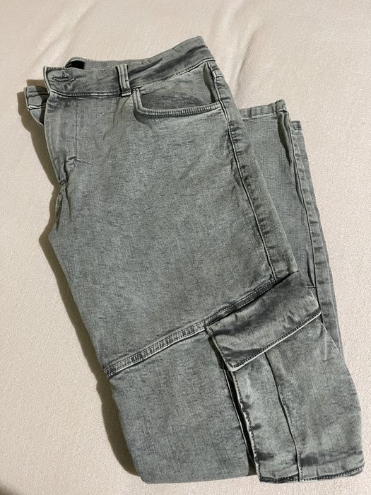 Blugi cargo bershka marime 32