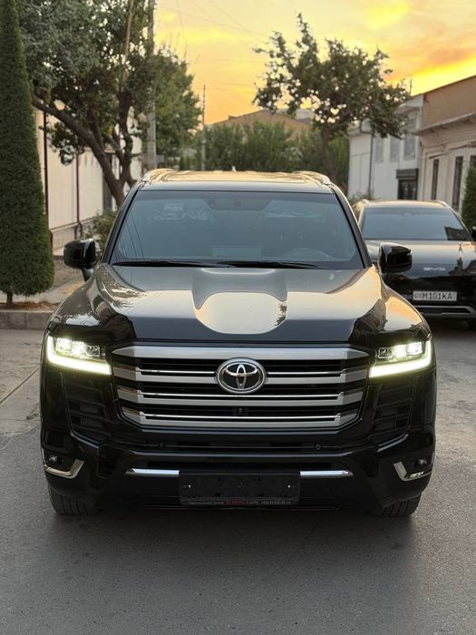 Toyota Land Cruiser 300