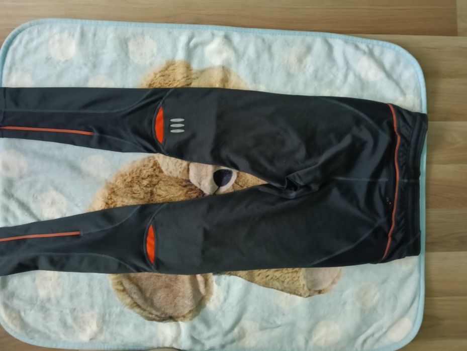 Vând colanți Adidas