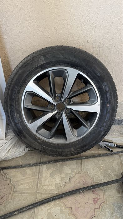 Продаётся Диск с автошиной 235/60/18