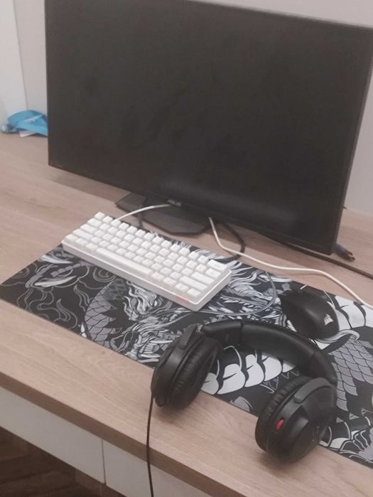 Игровой компьютер с монитором