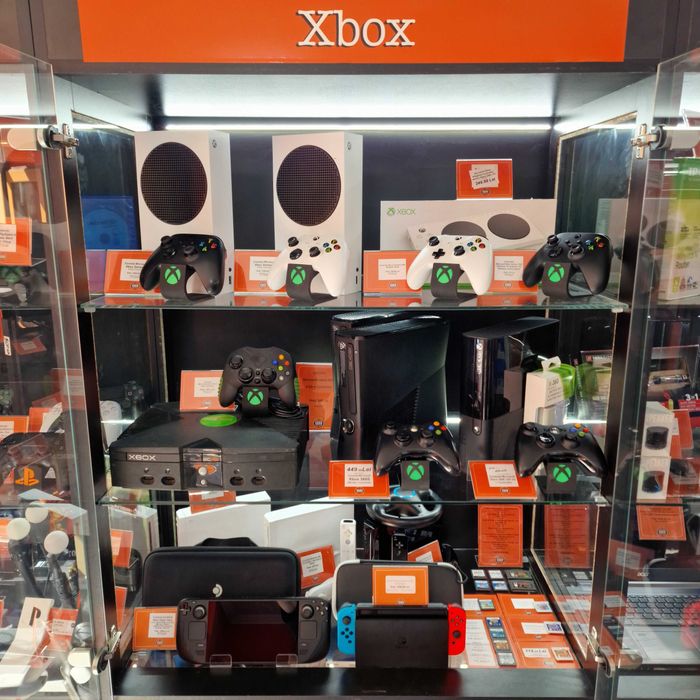 Consola Microsoft Xbox 360S 250 Gb, 2x Controller | UsedProducts.Ro