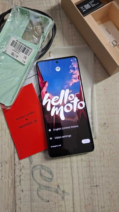 Смартфон Motorola Edge 40 Neo, 256GB, 12GB RAM, 5G