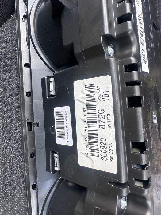 Километраж VW Passat B6 2010Година