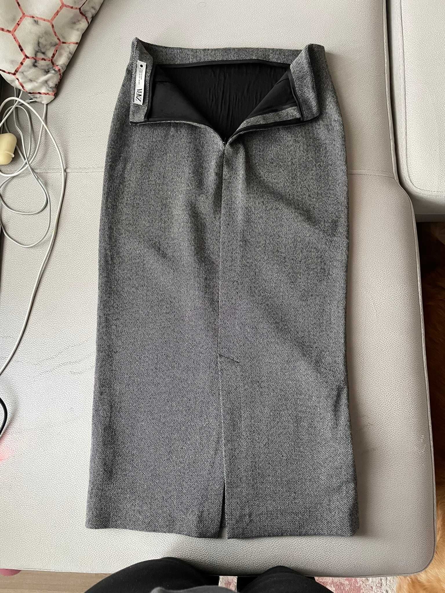 Zara Дълга зимна пола, XS размер