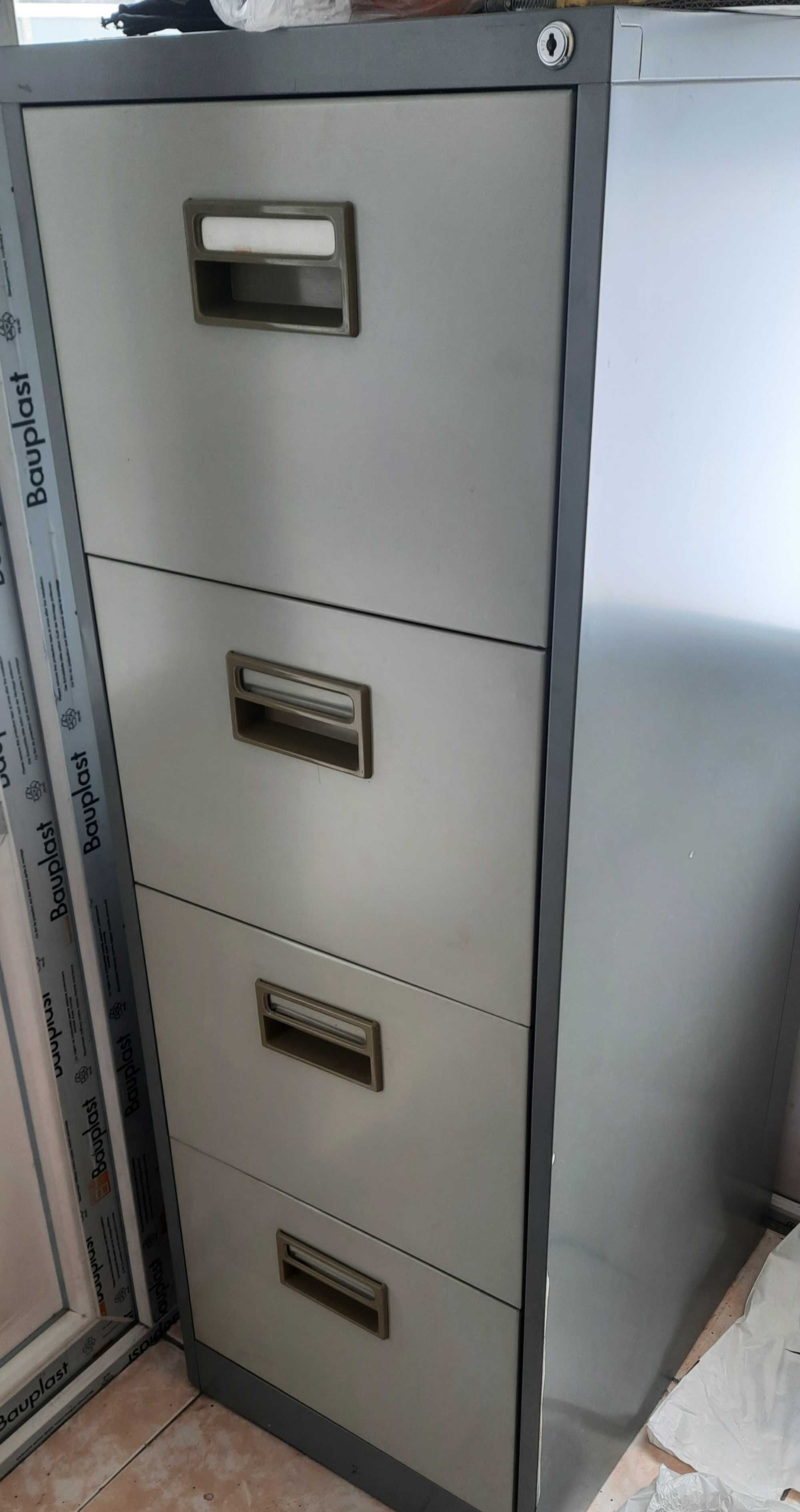 Картотечный шкаф металлический, серый