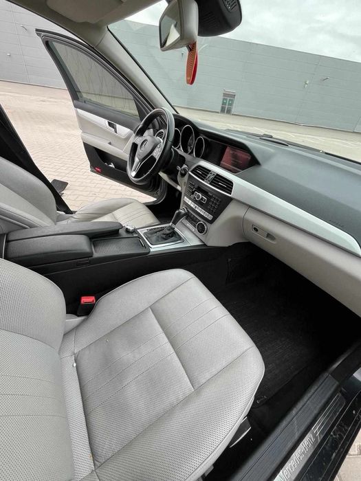 Mercedes C250 D 2013-AMG-distronic-line+side assist, încălzire+ventila