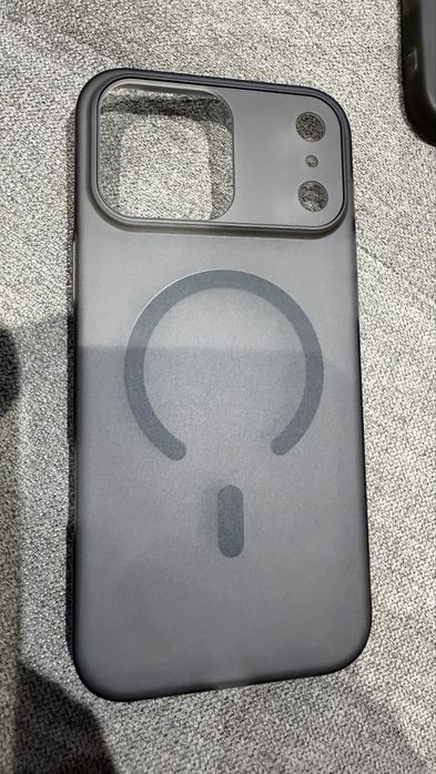 кейсиве, 3 броя, нови, за iPhone 17 Pro Max, цената е за трите заедно