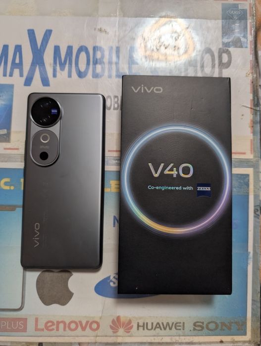 Vivo V40 -256 GB / Dual SIM / impecabil
