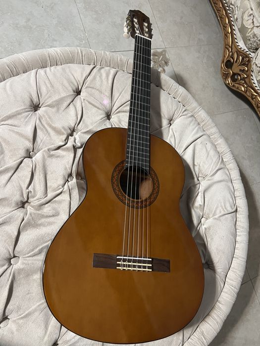 Продам новую гитару 40000