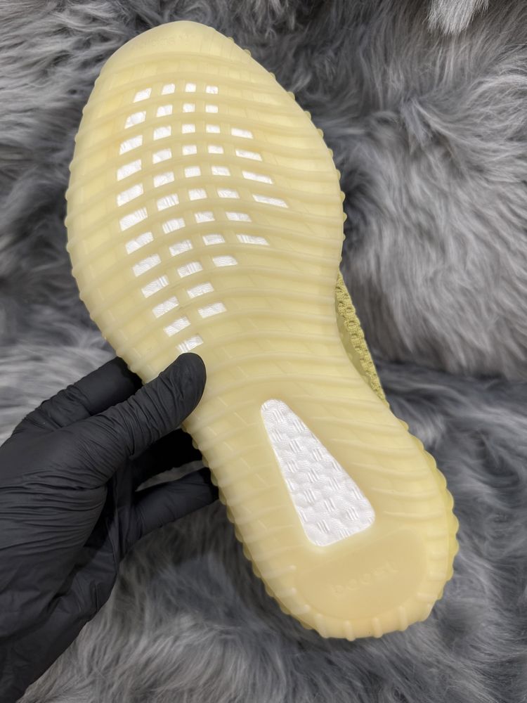 36-46 Yeezy 350 v2 Marsh