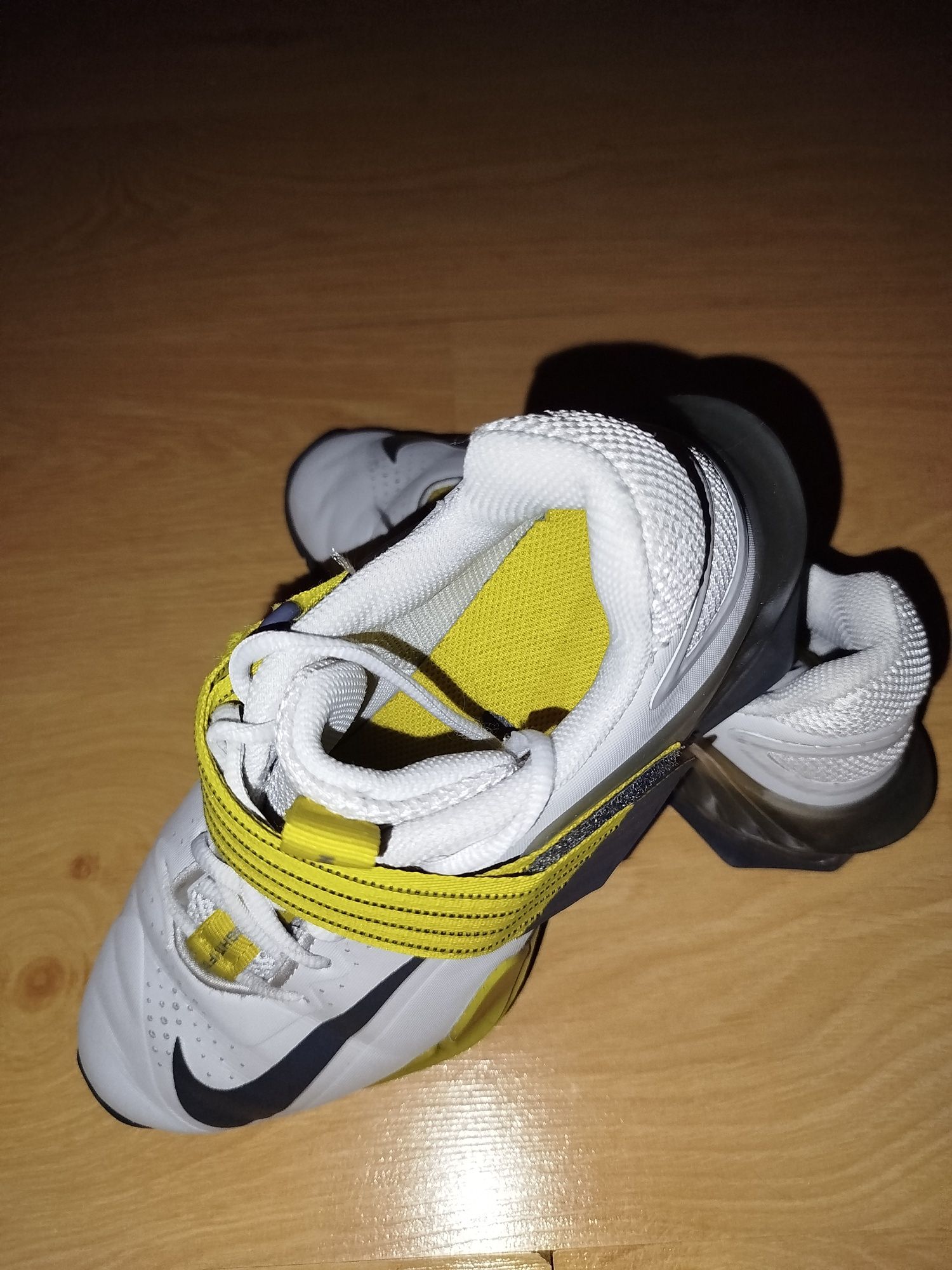 Продам штангетки Nike 37.5 размер