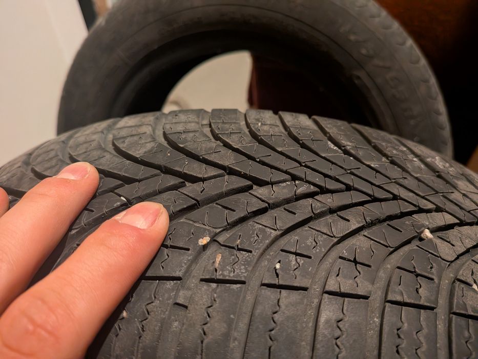 Две все сезонни гуми 175/65 14