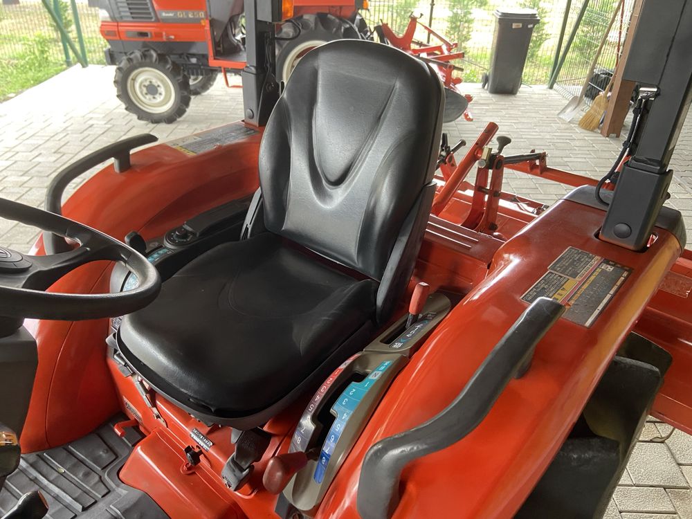 Tractor japonez Kubota KL265, model nou, 26cp + freza