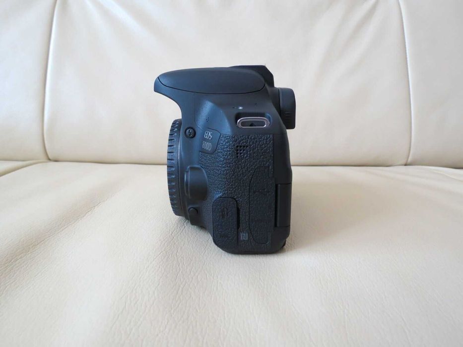 Canon EOS 800D Kit EF-S 18-55mm f/4-5.6 IS STM - Ca Nou - 620 Cadre !!