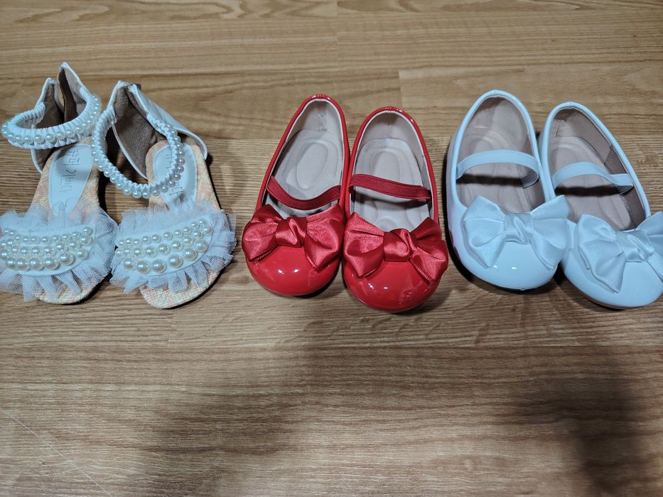 Pantofi roși Nr 26