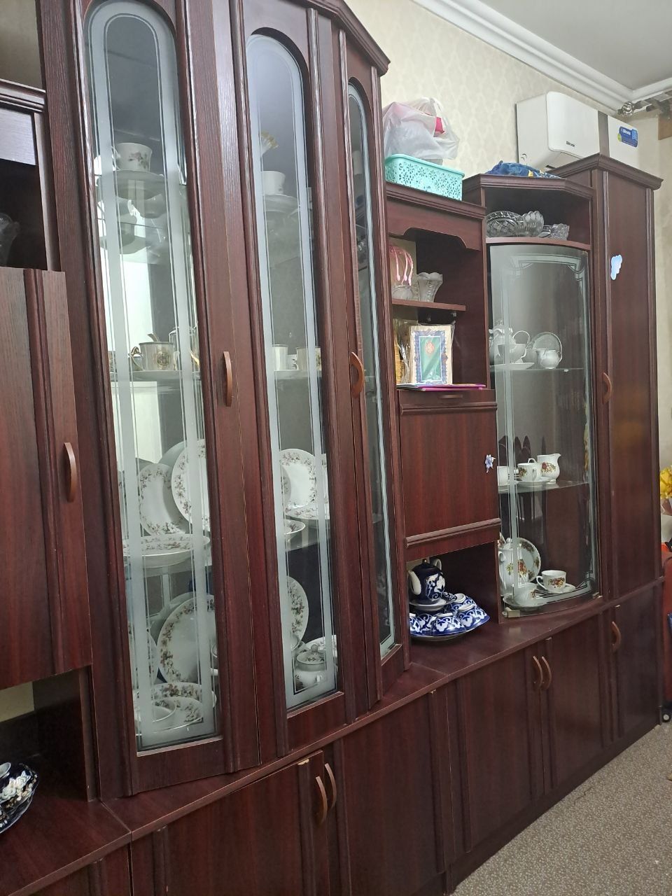 Стенка продаеться для гостиной