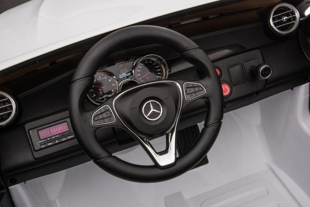 Masinuta electrica Kinderauto Mercedes GLC63s AMG 4x4 STANDARD #Alb