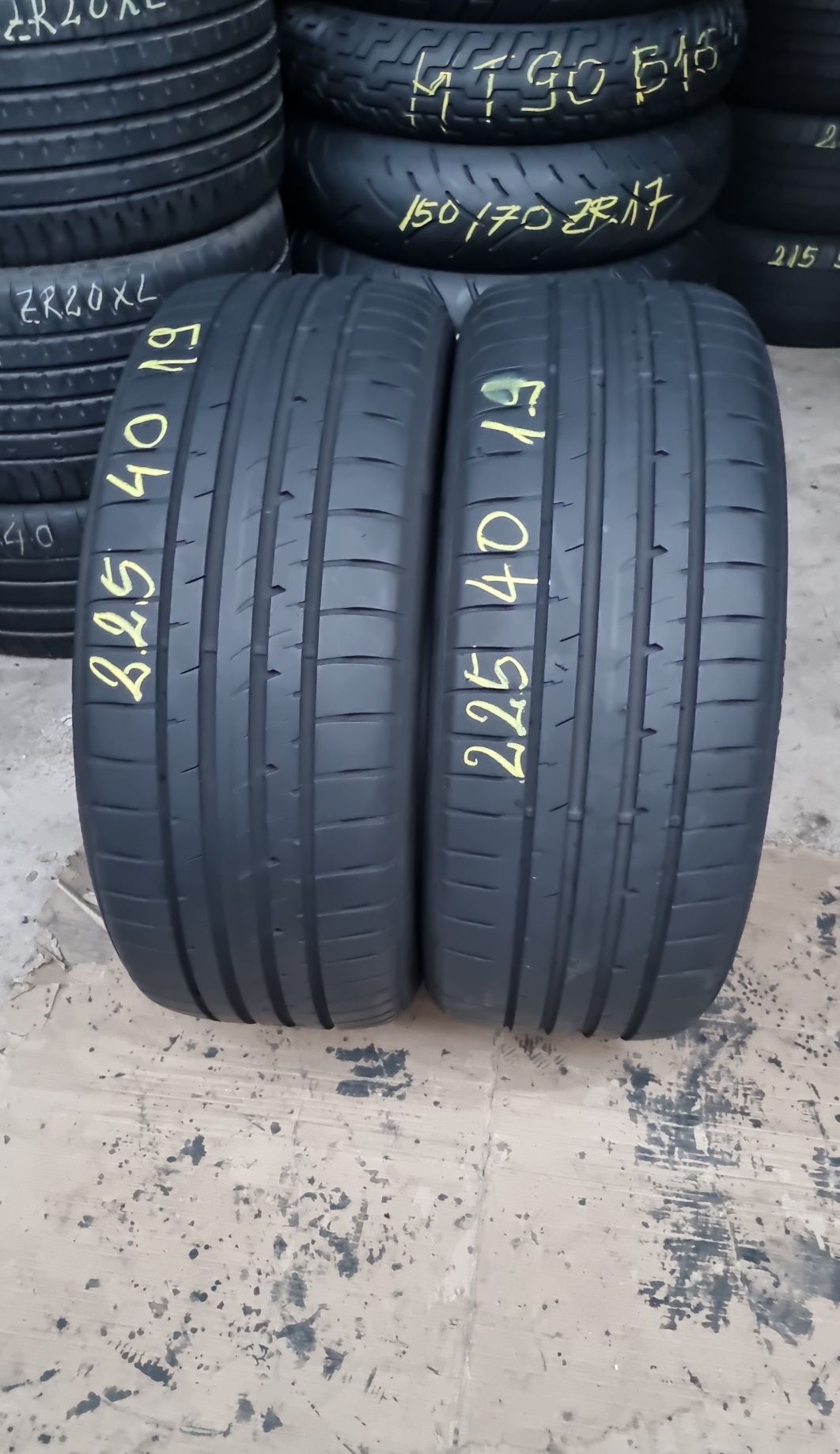 2 Anvelope Vară Good 225 40 R19 RUN-FLAT Impecabile.