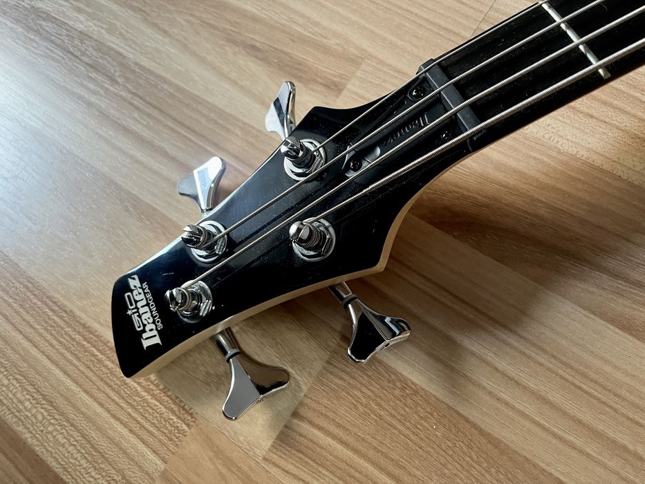 Bass Electric Gio Ibanez GSR180 + Amplificator