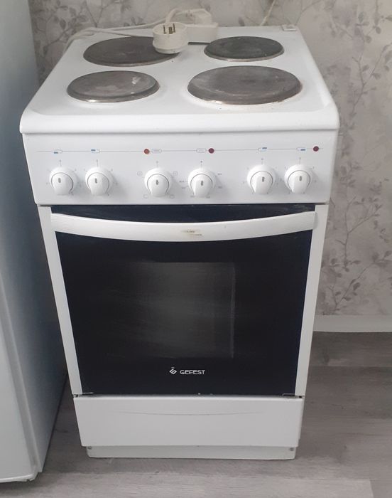 Продам электрическую плиту.