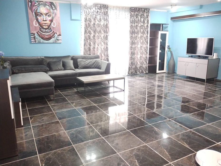 Дава се под наем Четиристаен апартамент в Пловдив, Мараша - 180 кв.м за 550 € - Снимка #1