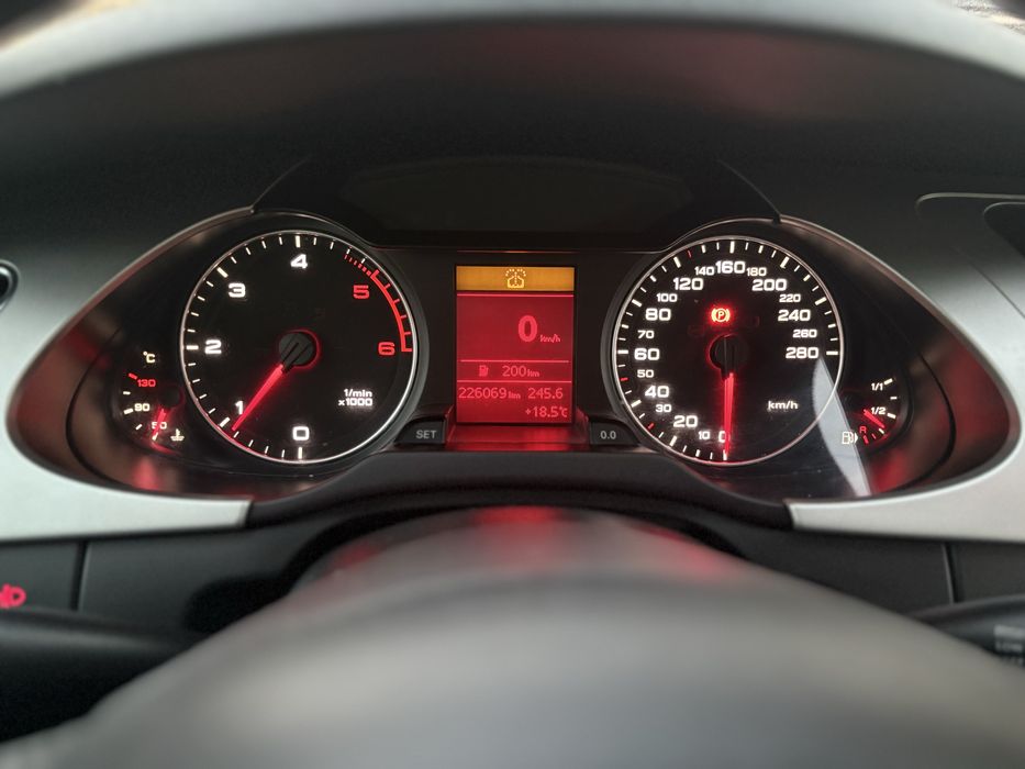 Vand Audi A4 B8 2010