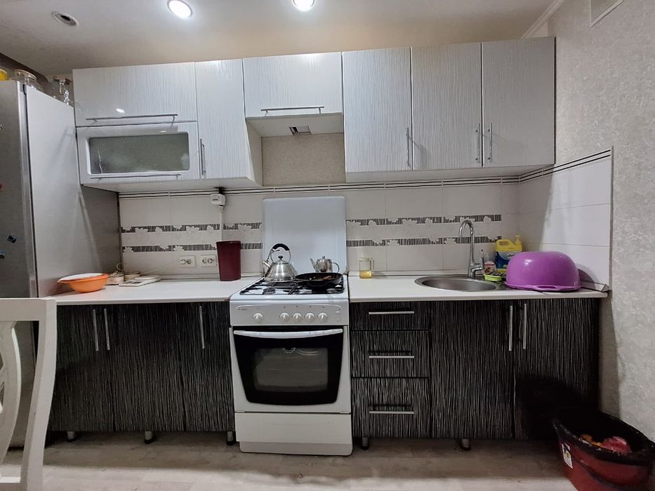 Продам Кухонный гарнитур, б/у, в отличном СОСТОЯНИИ. Со всеми полками