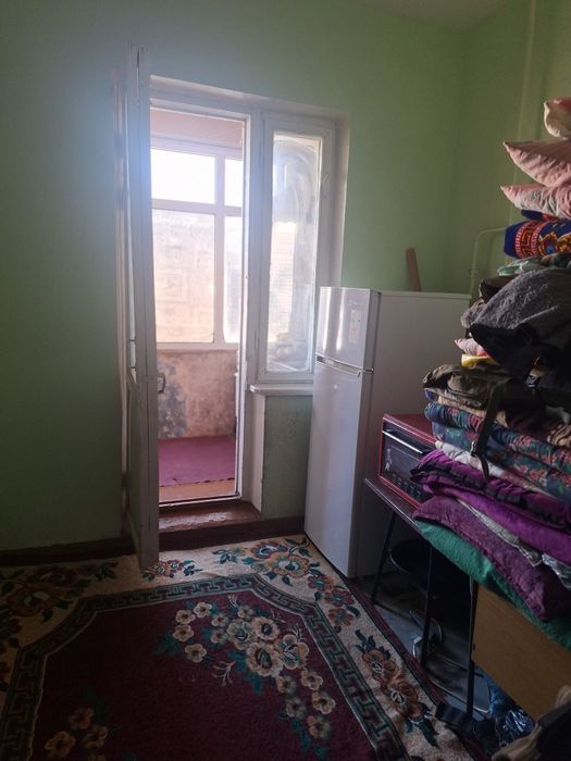 Квартира сотилади  2этаж 2хоналик  Куксарой оркасида Шарк Горболниса б