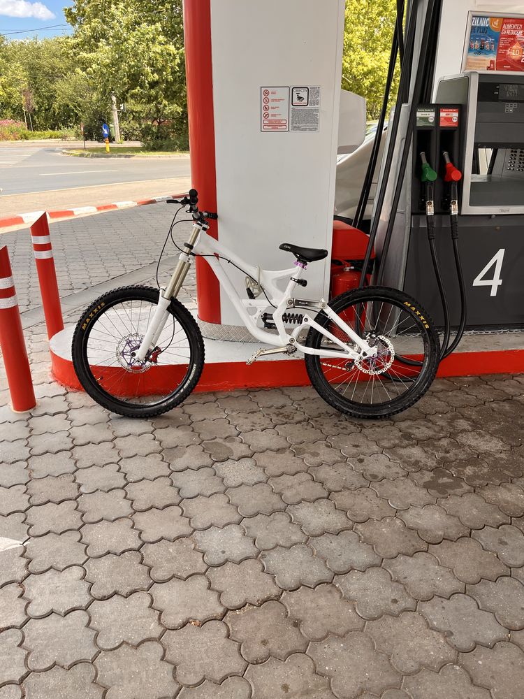 bicicleta downhill specialized demo 8