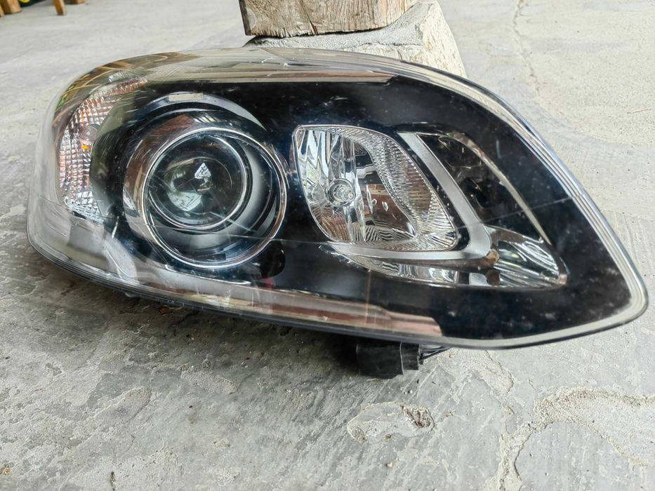 Фар Volvo XC60 XENON десен / Фар Волво ХЦ60 Оригинален