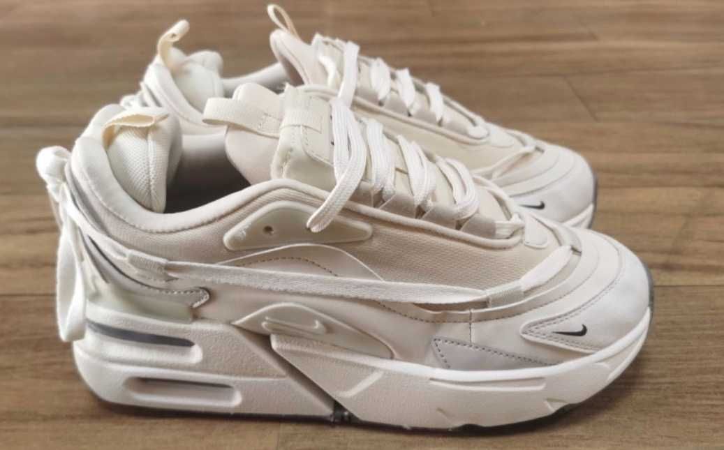 Нови дамски маратонки Nike Air Furyosa cream налични 36,37,38 и 39