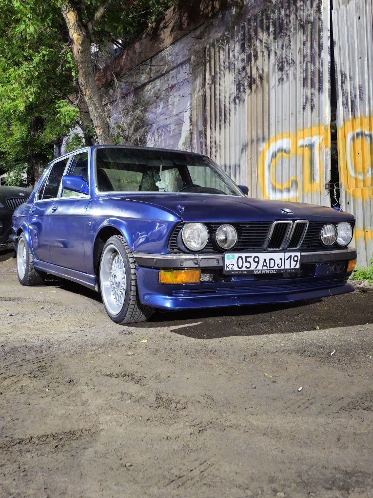 Продам BMW e28 4.0