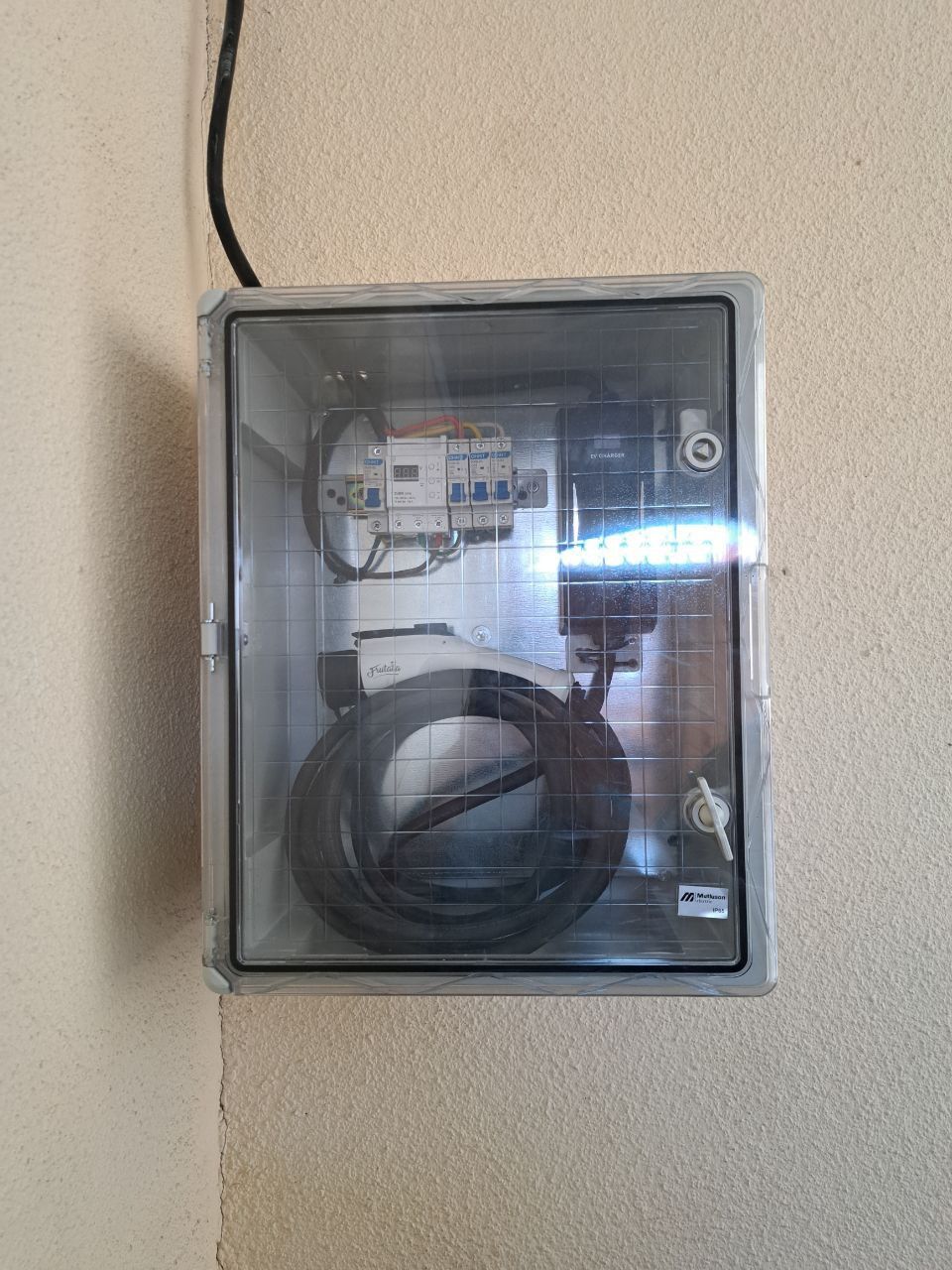 Elektromobillarga zaryadka ustanovka qilamiz