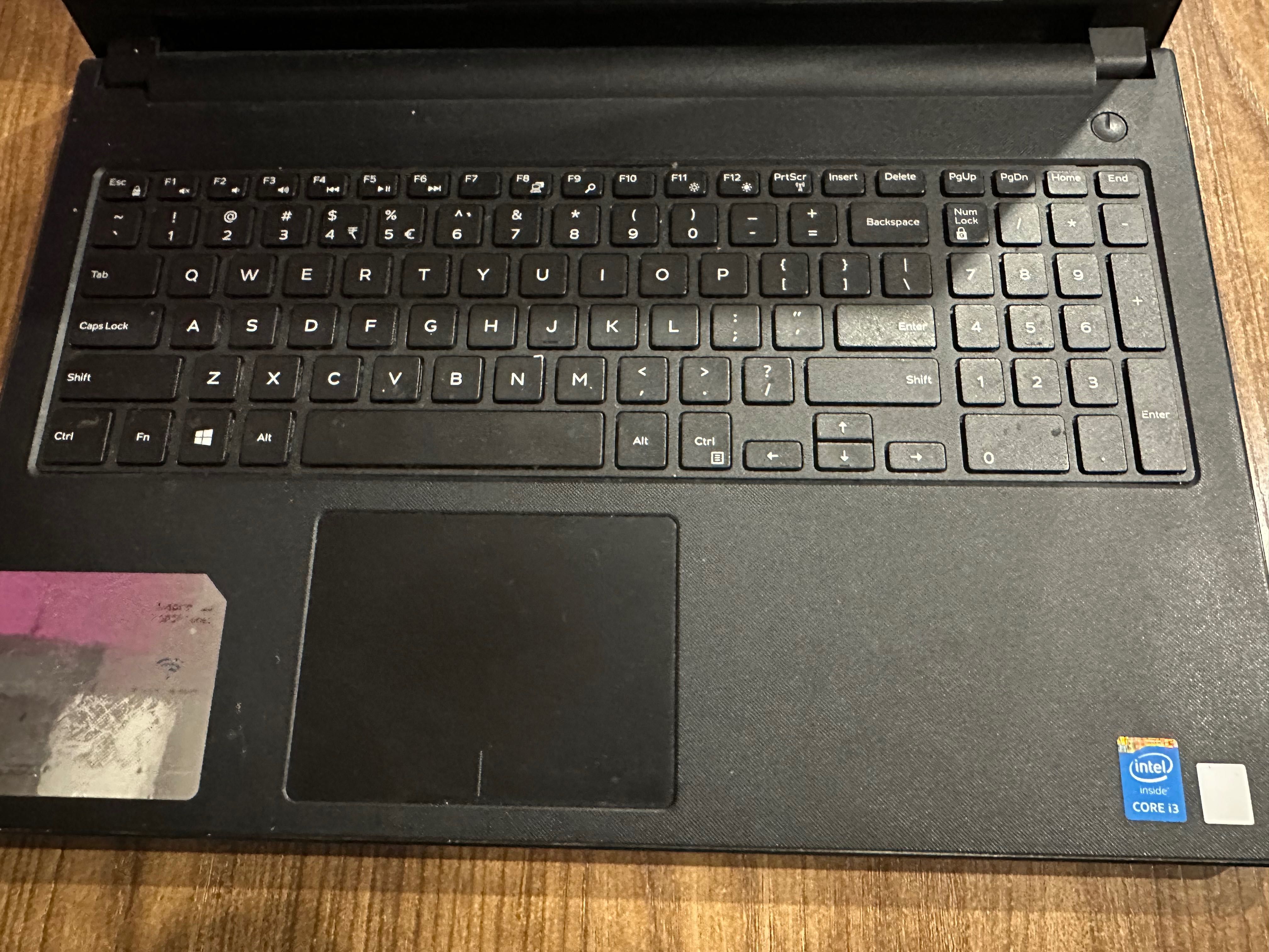 Лаптоп DELL - работещ