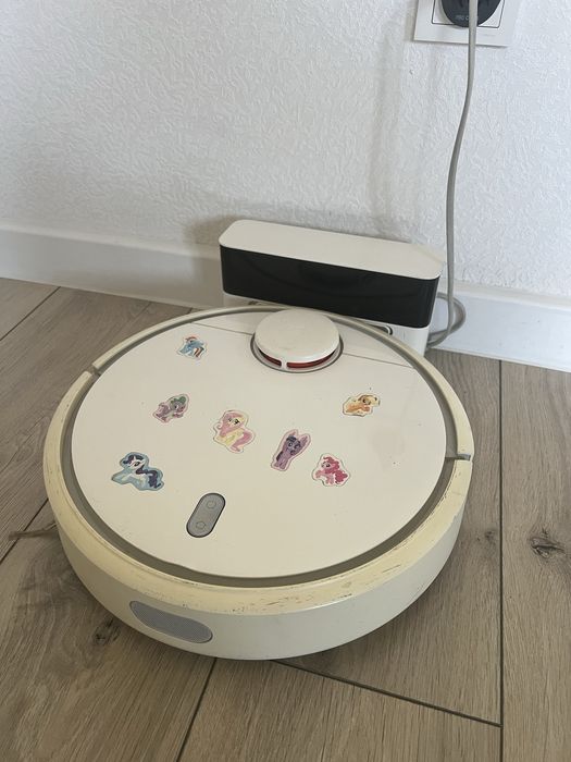 Робот пылесос продам
