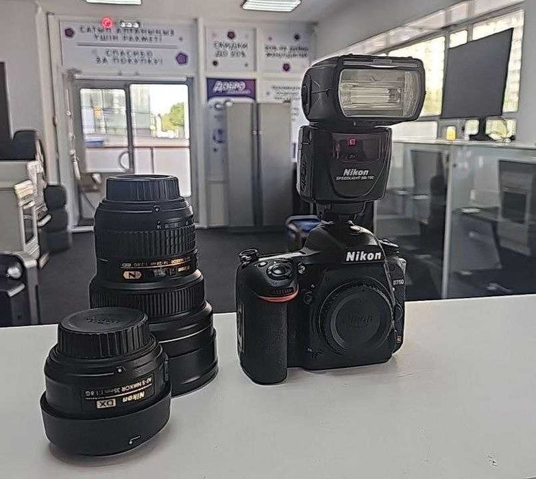 Комплект Nikon D750 + объективы + вспышка