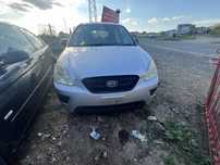 Kia Carens 1.6i на части