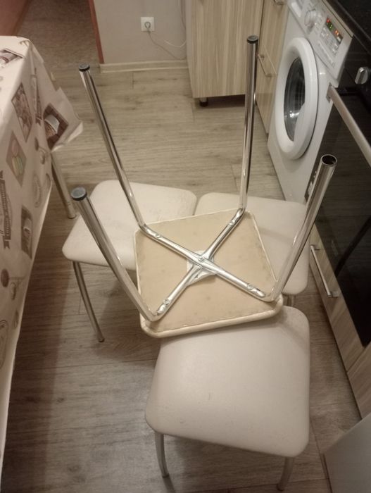 Продам набор табуретов