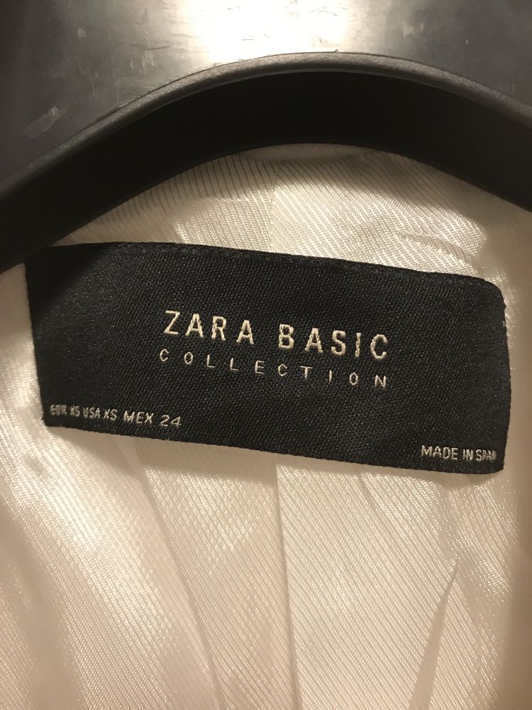 Palton alb trenci elegant zara