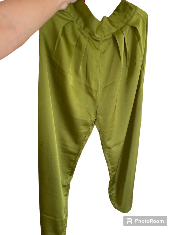 Pantaloni din mătase Olive