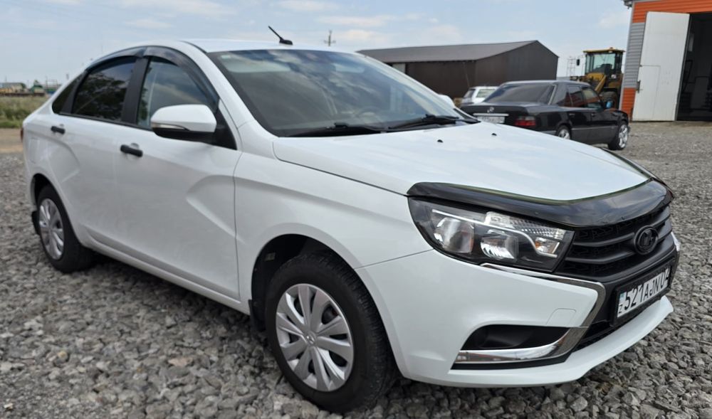 Продам Ладу Весту в идеальном состоянии