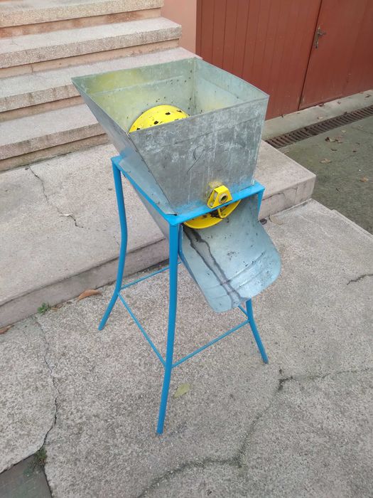 Tocator de mere, pere, fructe